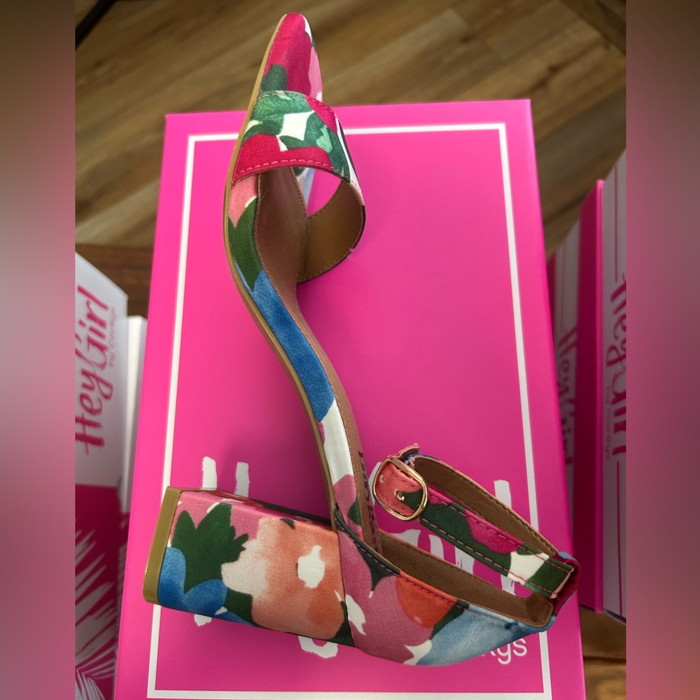 Corkys Flower Block Heel Sandals- NWT - Picture 3 of 3